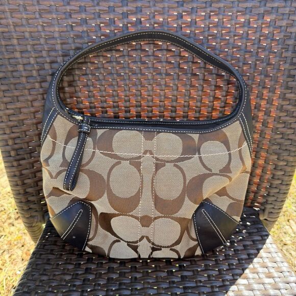 Vintage Coach Ergo Signature Canvas Shoulder Bag 10763 - Picture 2 of 5